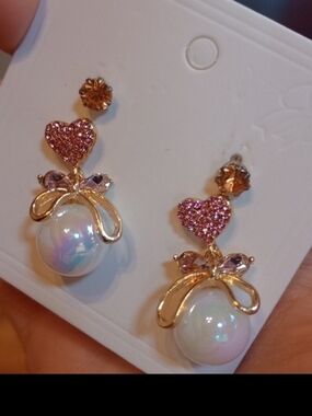 ❤️$10 Each Or Bundle 4/$20 Gold Bow Earrings with Pink Hearts & Iridescent Pearl